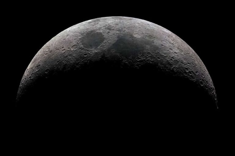 Lunar Mining Set to Favor Established Miners Over Startups, Analysts Say
